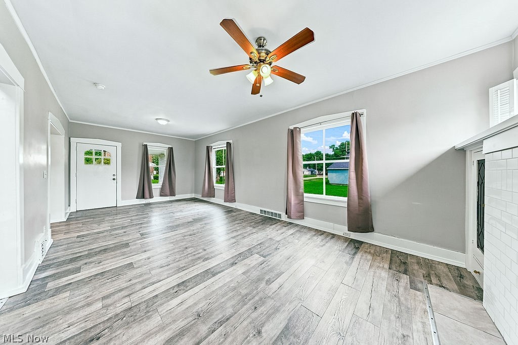 25 Russell Avenue Niles OH 44446