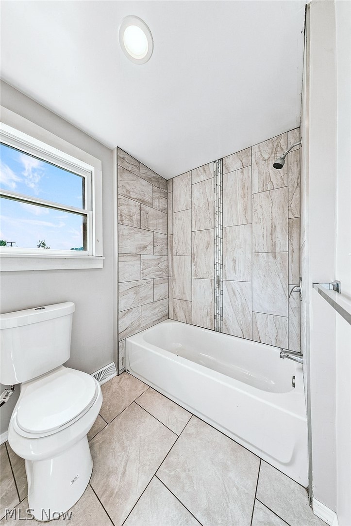 25 Russell Avenue Niles OH 44446