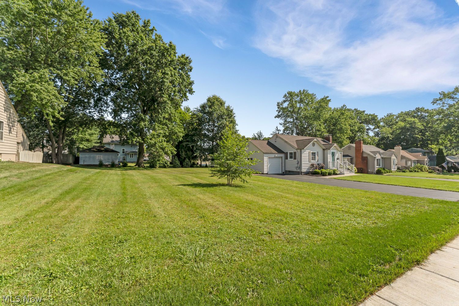 2226 Renwick Drive Poland OH 44514