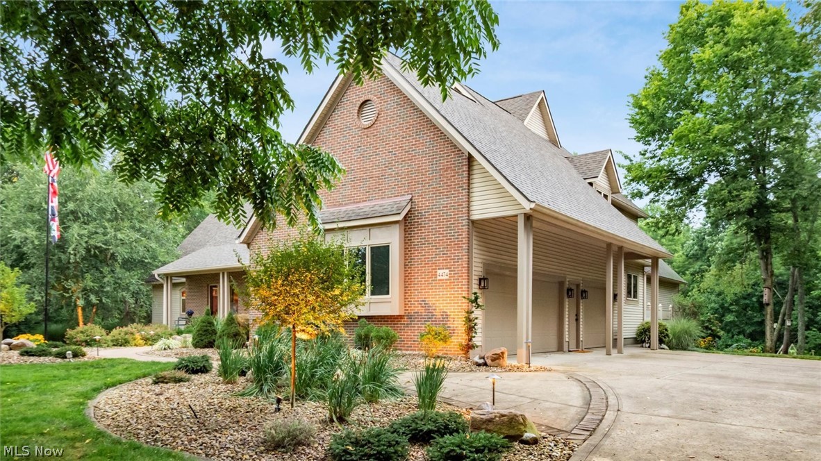 4474 White Tail Court Nashport OH 43830