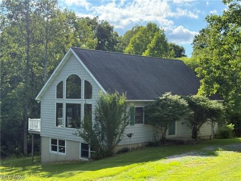 7917 Flawil Drive Millersburg OH 44654