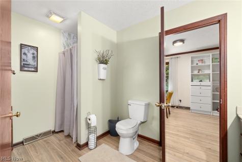 9130 W Old Lincoln Way Wooster OH 44691