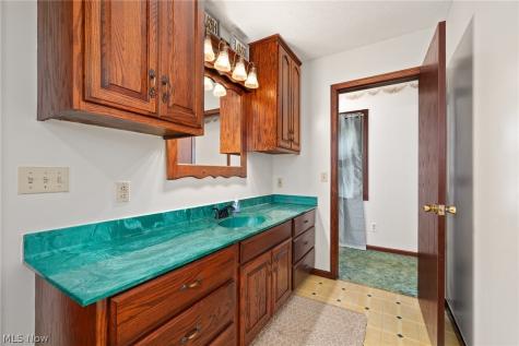 9130 W Old Lincoln Way Wooster OH 44691