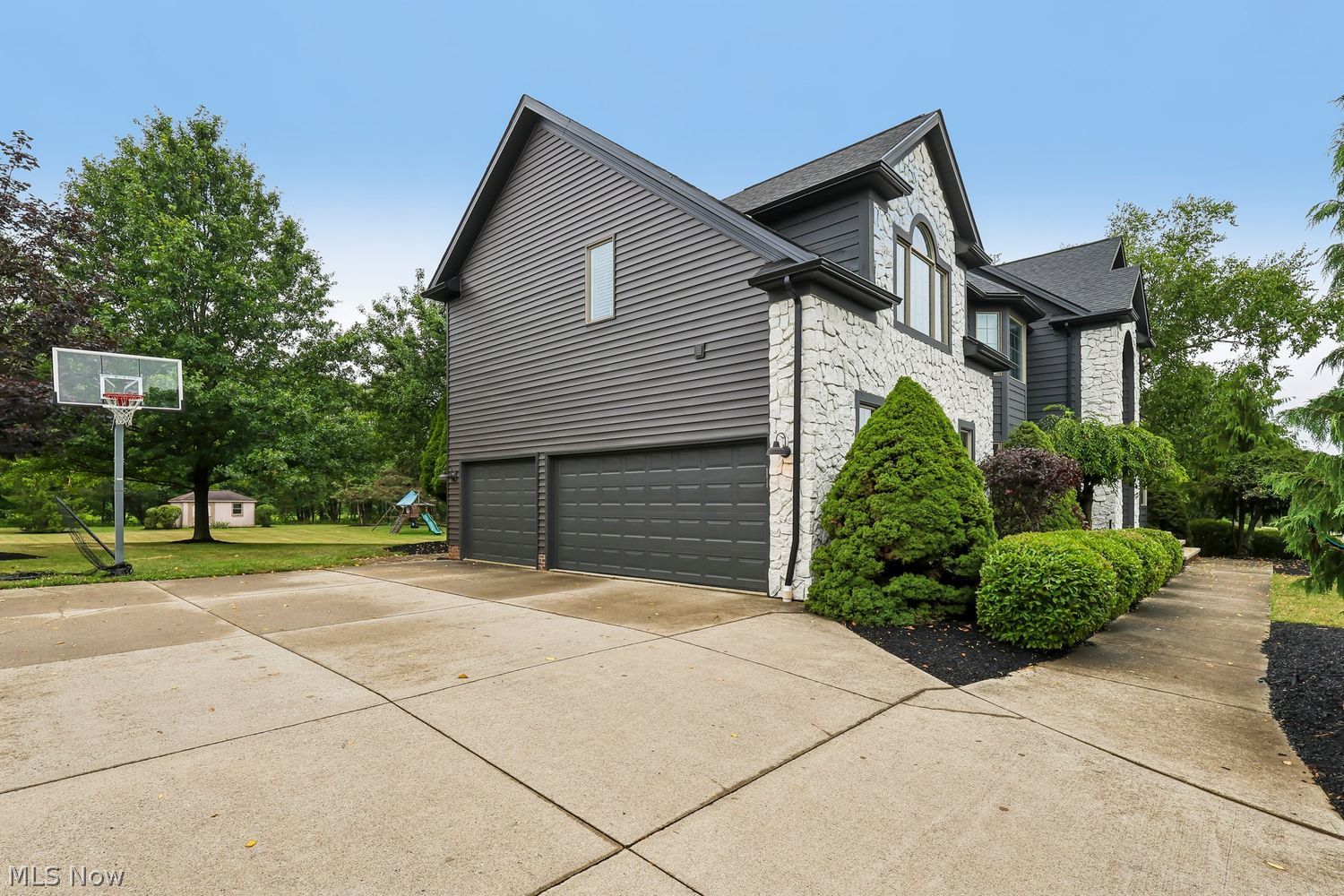 28720 Blue Pond Trail Solon OH 44139