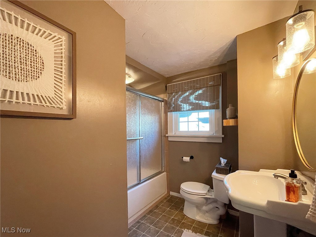 284 Kenilworth Drive Akron OH 44313