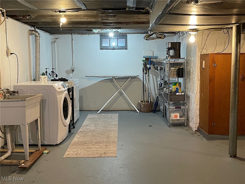 284 Kenilworth Drive Akron OH 44313