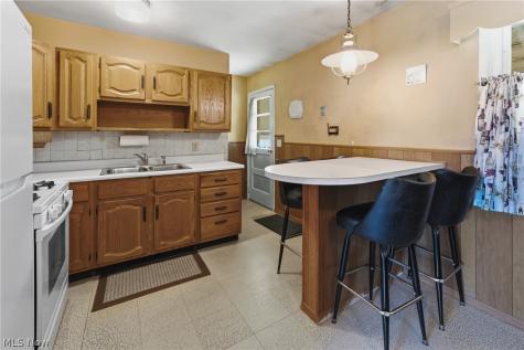 2425 Regentview Street NE Canton OH 44705