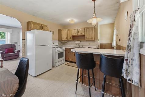 2425 Regentview Street NE Canton OH 44705