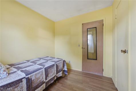 2425 Regentview Street NE Canton OH 44705