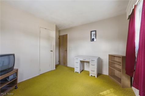 2425 Regentview Street NE Canton OH 44705