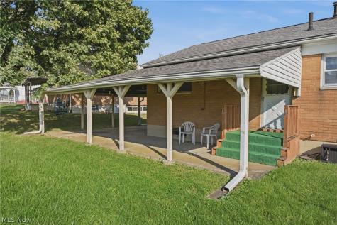 2425 Regentview Street NE Canton OH 44705