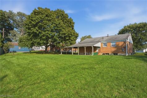 2425 Regentview Street NE Canton OH 44705