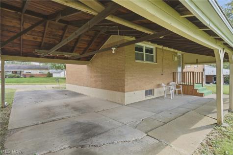 2425 Regentview Street NE Canton OH 44705