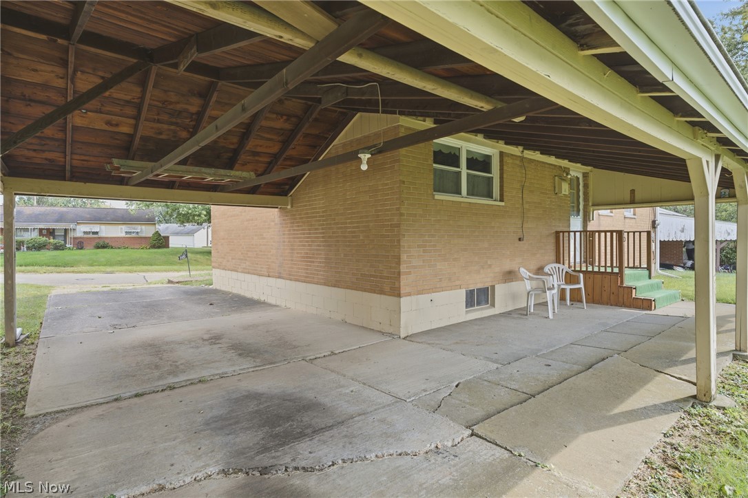 2425 Regentview Street NE Canton OH 44705