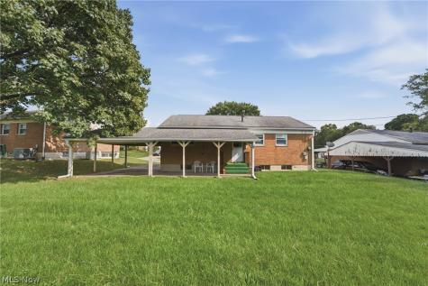 2425 Regentview Street NE Canton OH 44705