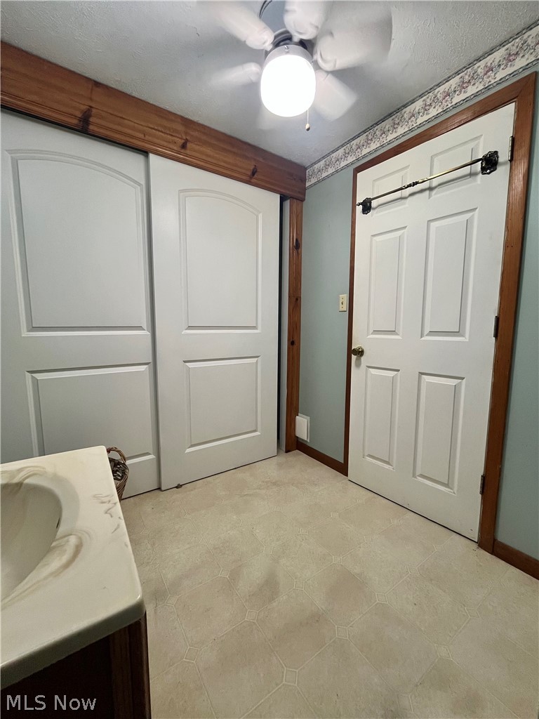 5921 Pine Street Andover OH 44003