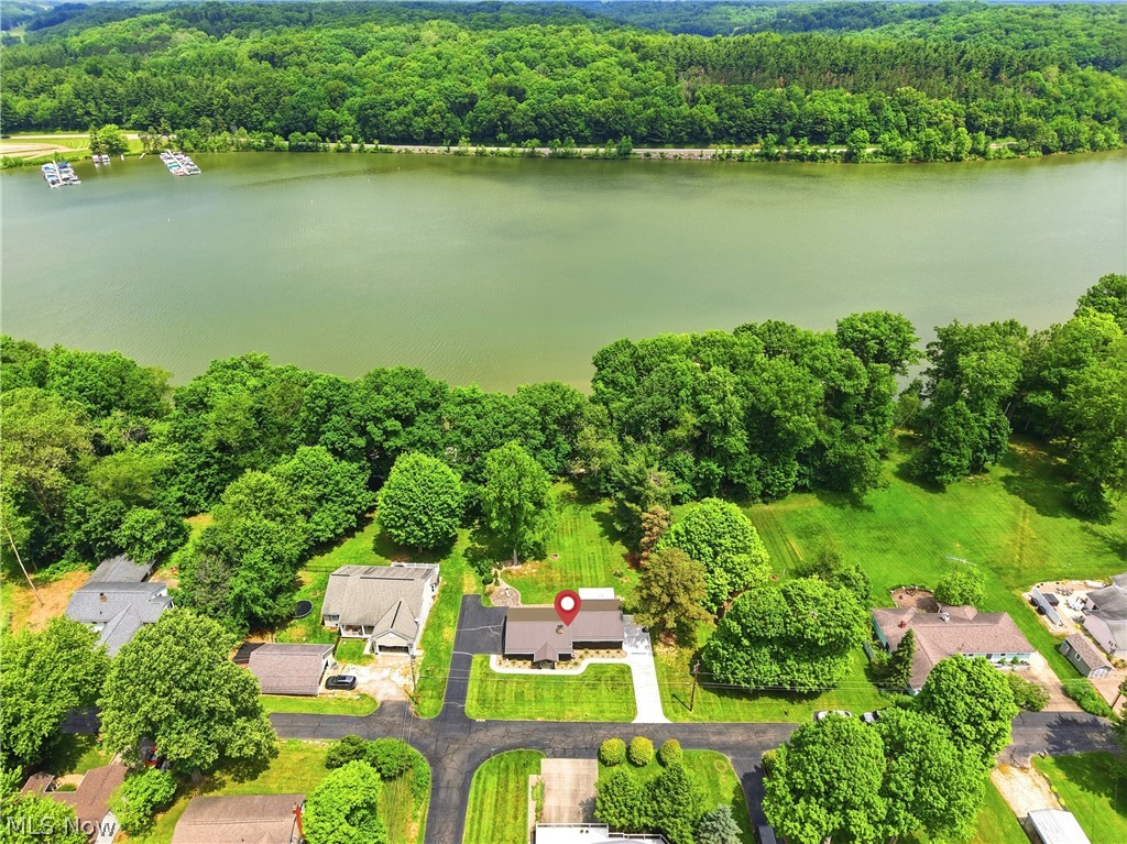 6115 Vale View Drive SW Sherrodsville OH 44675