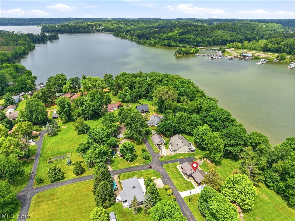6115 Vale View Drive SW Sherrodsville OH 44675