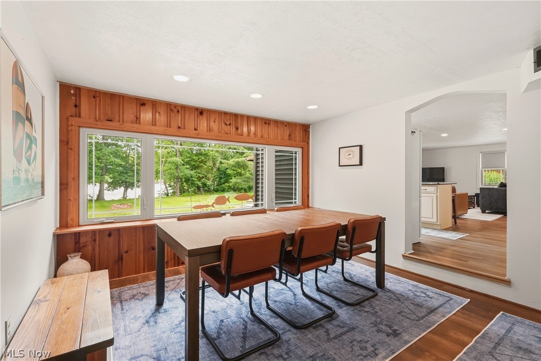 6115 Vale View Drive SW Sherrodsville OH 44675