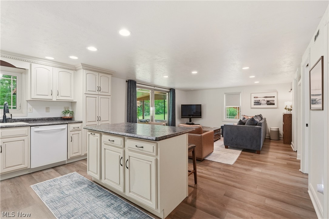 6115 Vale View Drive SW Sherrodsville OH 44675
