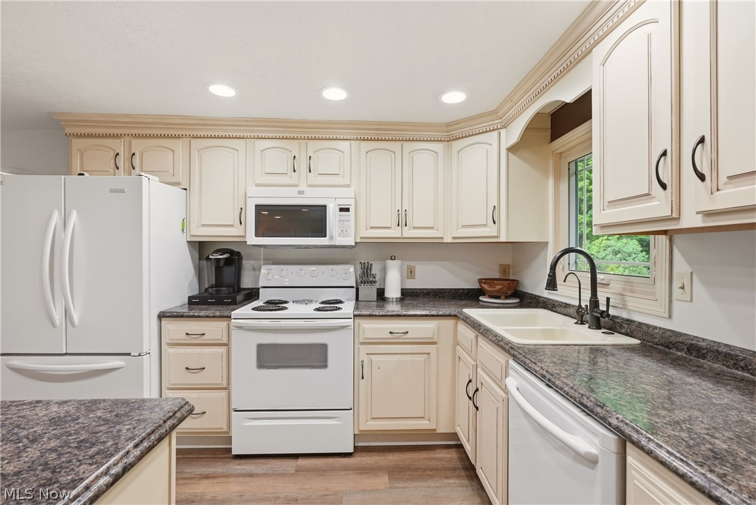 6115 Vale View Drive SW Sherrodsville OH 44675