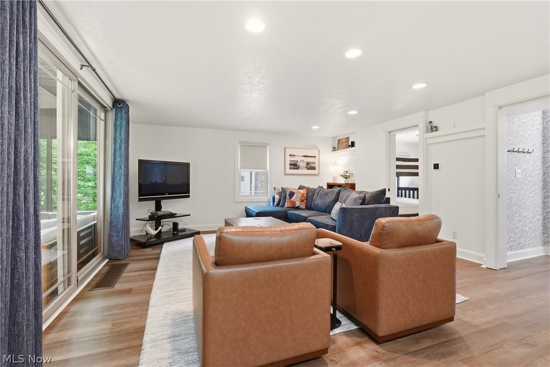 6115 Vale View Drive SW Sherrodsville OH 44675
