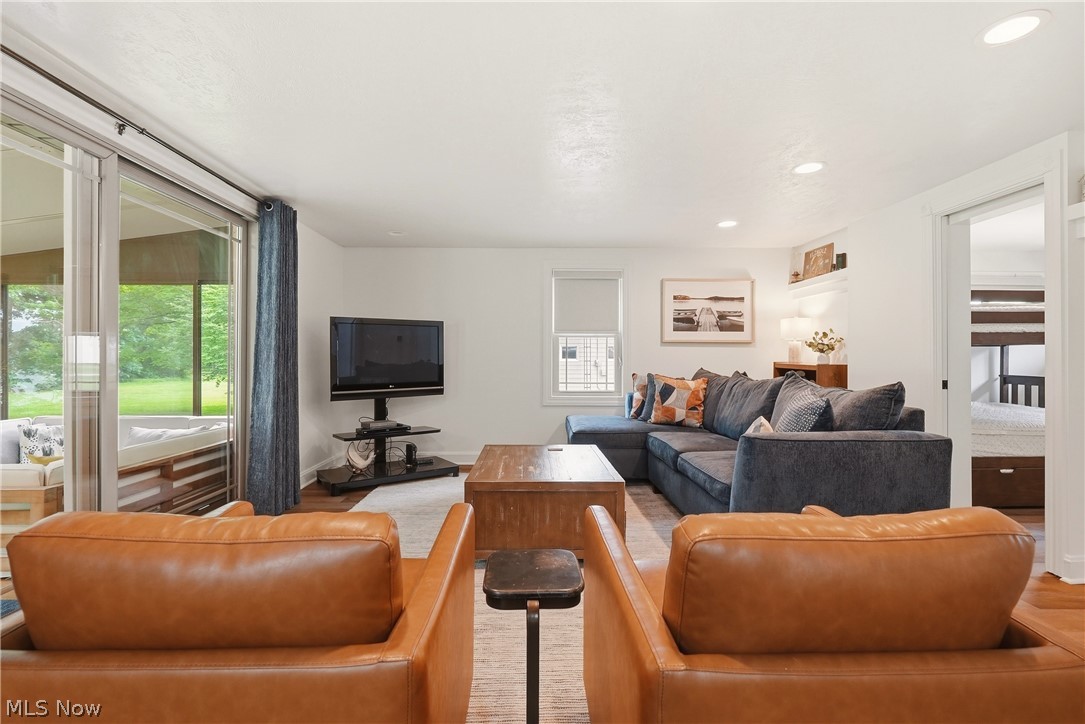 6115 Vale View Drive SW Sherrodsville OH 44675