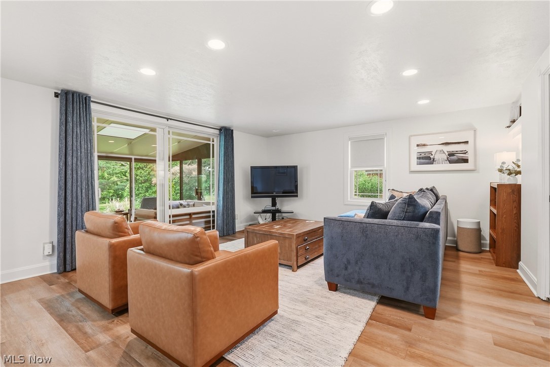 6115 Vale View Drive SW Sherrodsville OH 44675