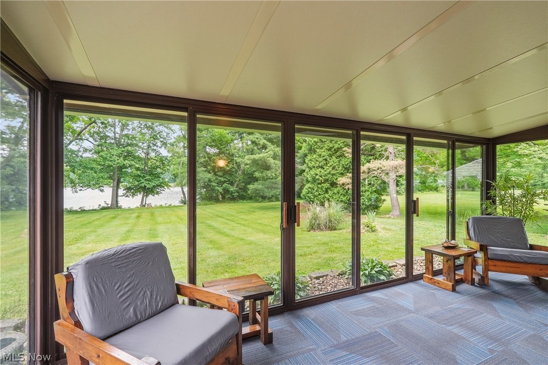 6115 Vale View Drive SW Sherrodsville OH 44675