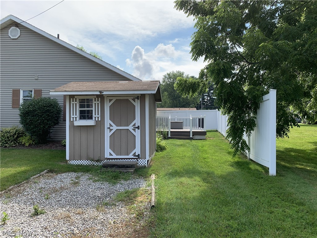 32 Stuart Street Dalton OH 44618