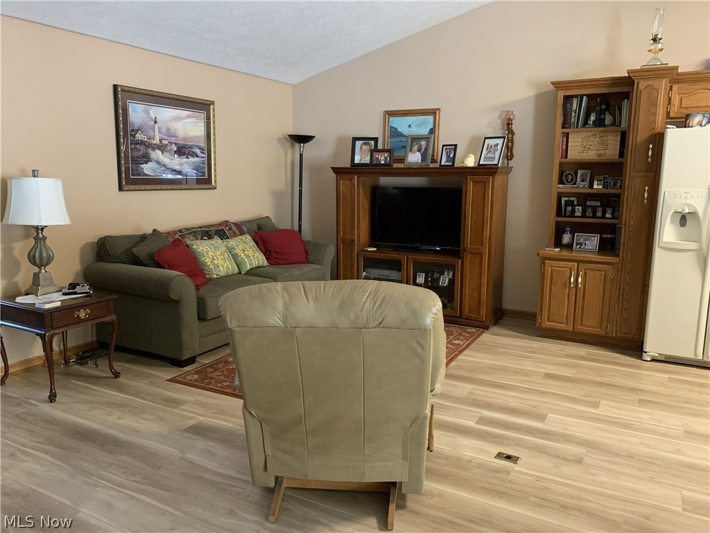 32 Stuart Street Dalton OH 44618