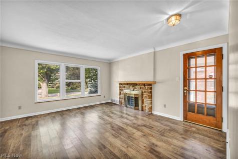 4051 Riveredge Road Cleveland OH 44111