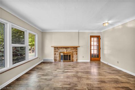 4051 Riveredge Road Cleveland OH 44111