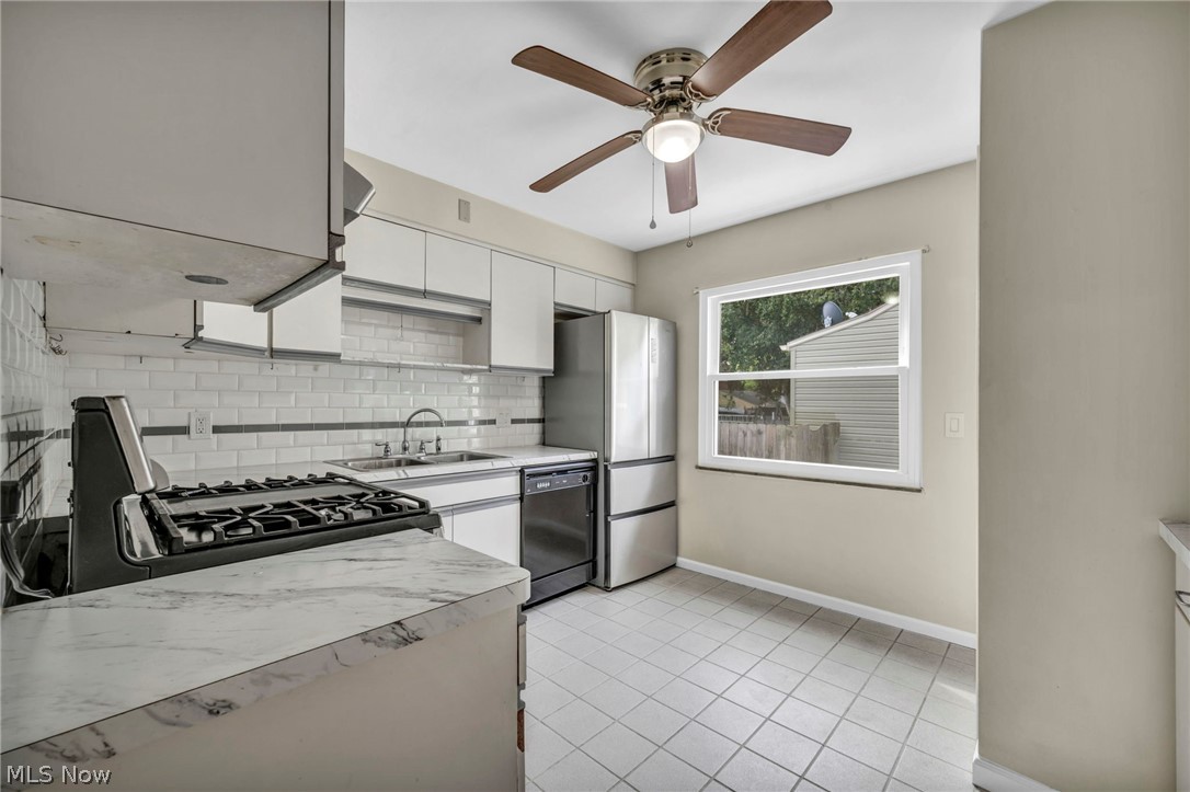4051 Riveredge Road Cleveland OH 44111