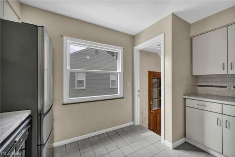 4051 Riveredge Road Cleveland OH 44111