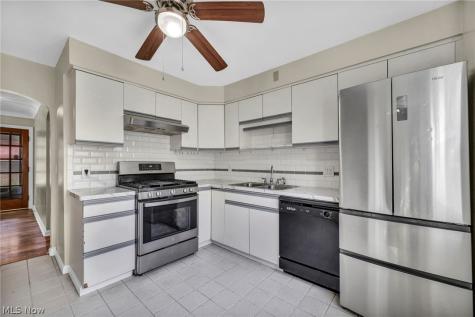 4051 Riveredge Road Cleveland OH 44111