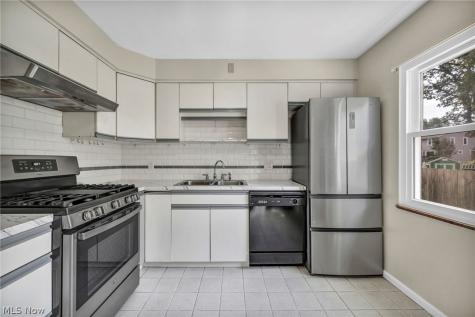 4051 Riveredge Road Cleveland OH 44111