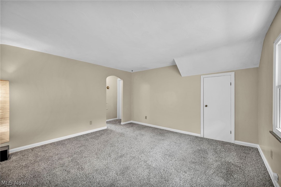 4051 Riveredge Road Cleveland OH 44111
