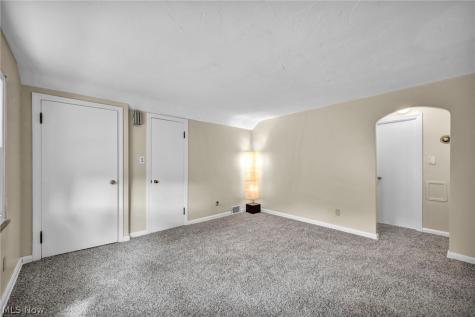 4051 Riveredge Road Cleveland OH 44111