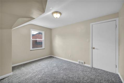 4051 Riveredge Road Cleveland OH 44111