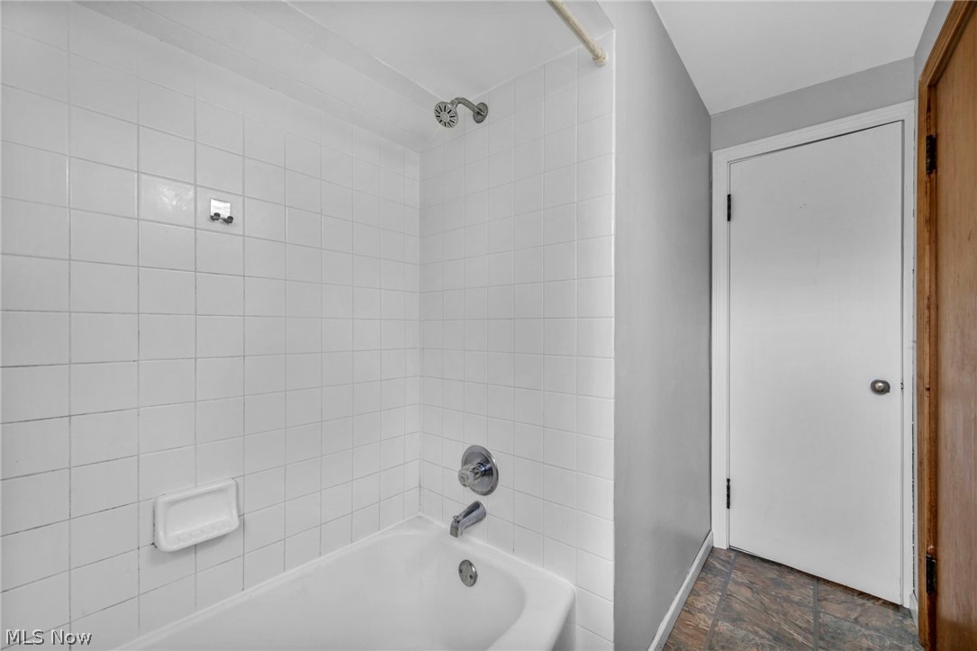 4051 Riveredge Road Cleveland OH 44111