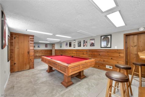 4051 Riveredge Road Cleveland OH 44111