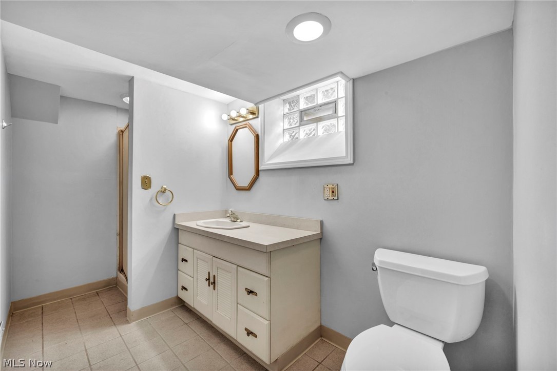 4051 Riveredge Road Cleveland OH 44111