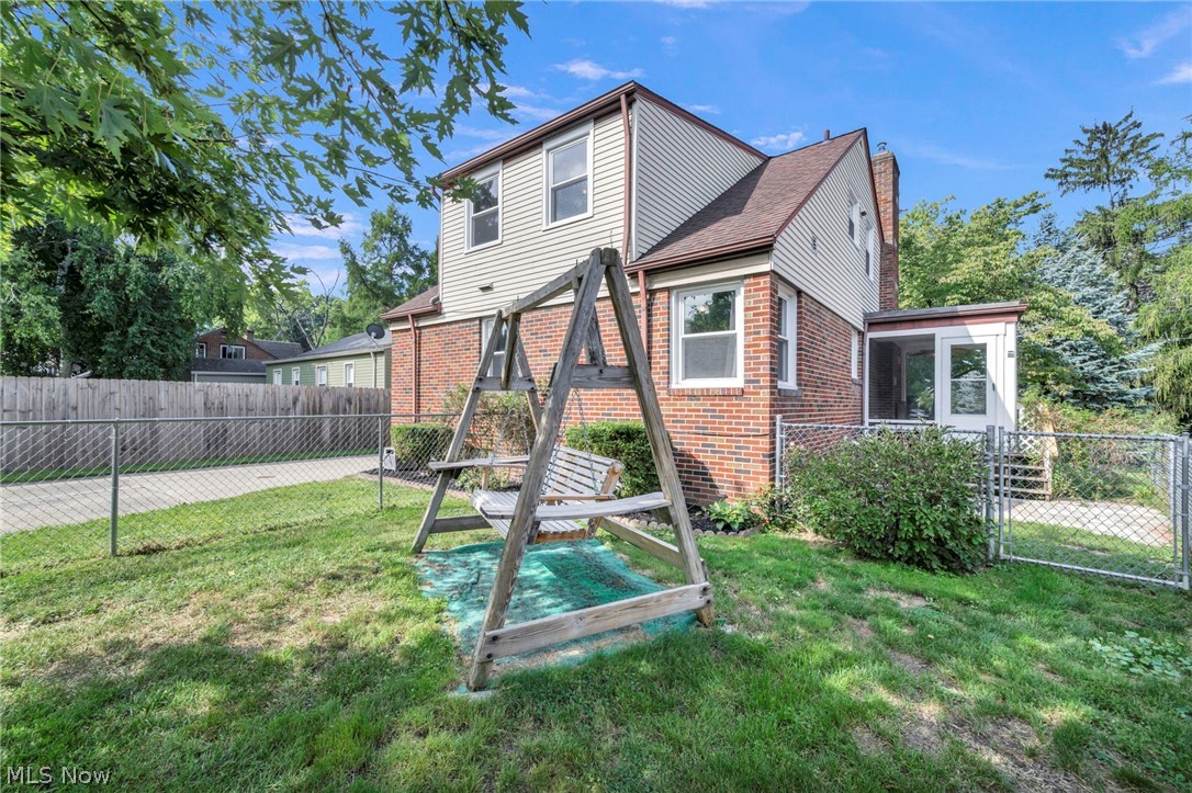 4051 Riveredge Road Cleveland OH 44111