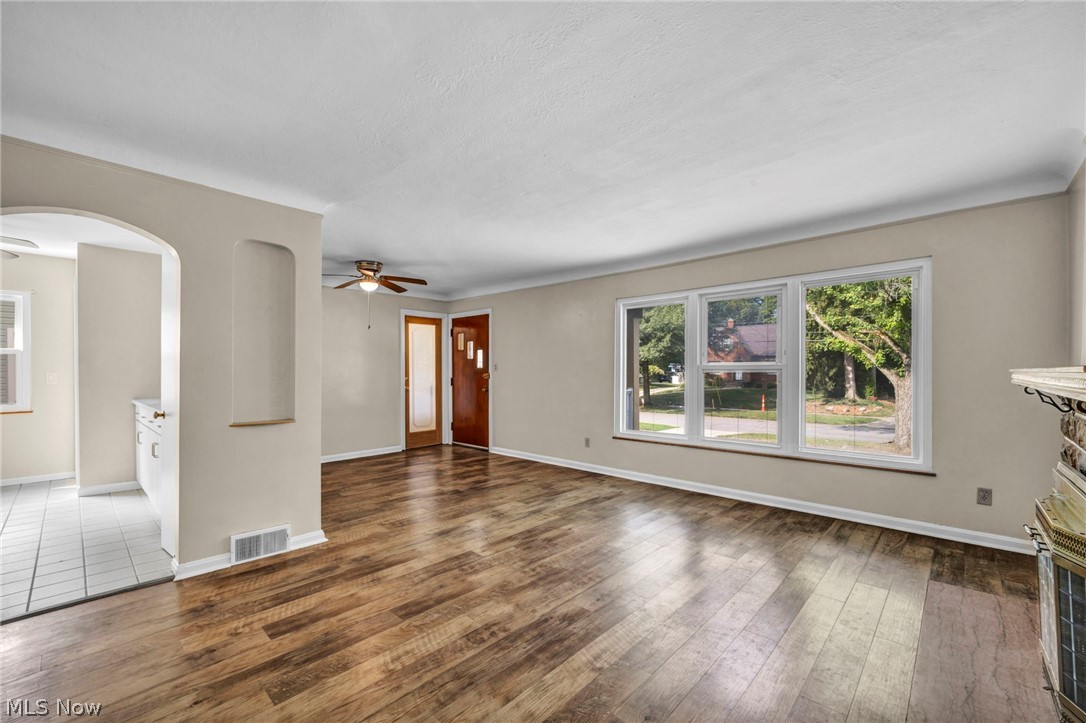 4051 Riveredge Road Cleveland OH 44111