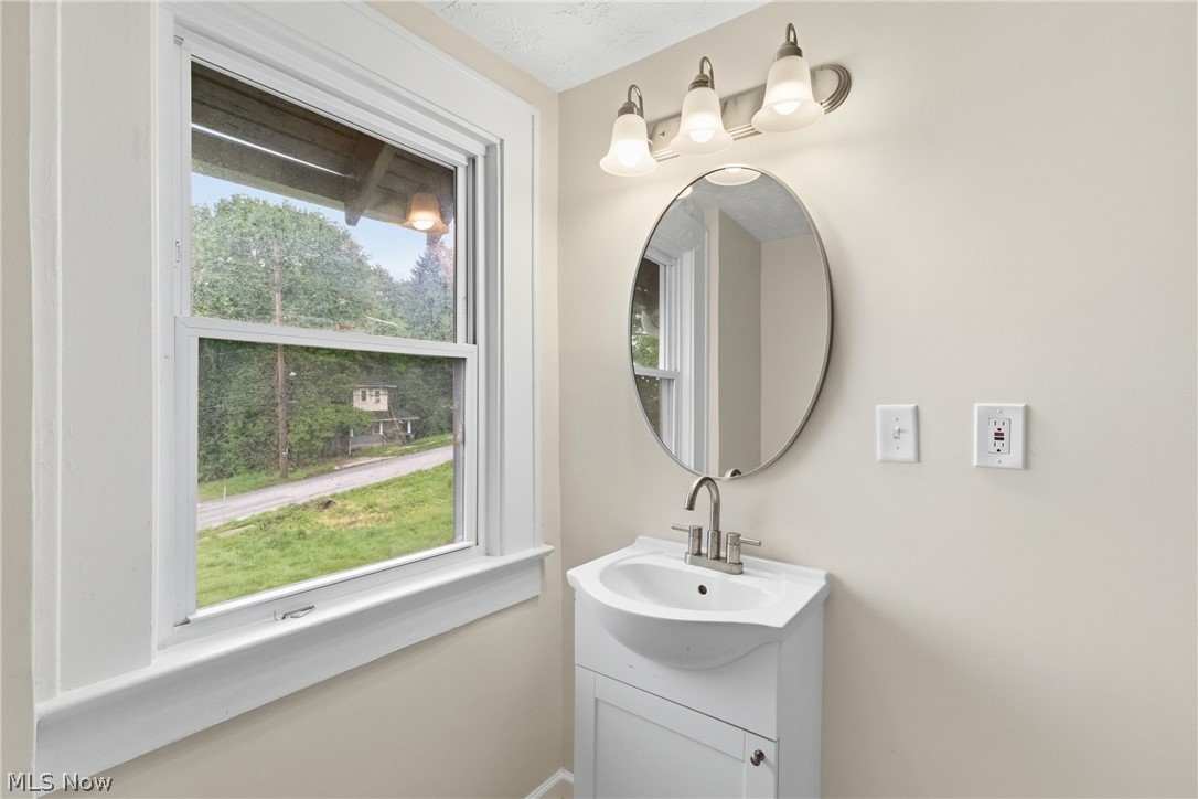 1201 East Avenue Akron OH 44307