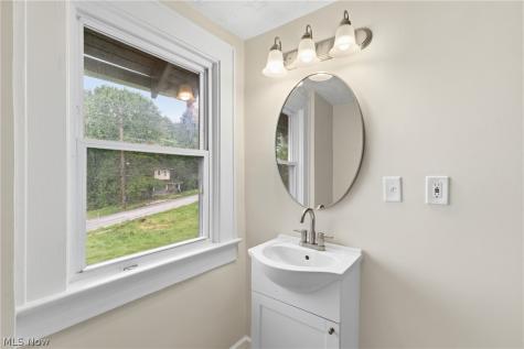 1201 East Avenue Akron OH 44307