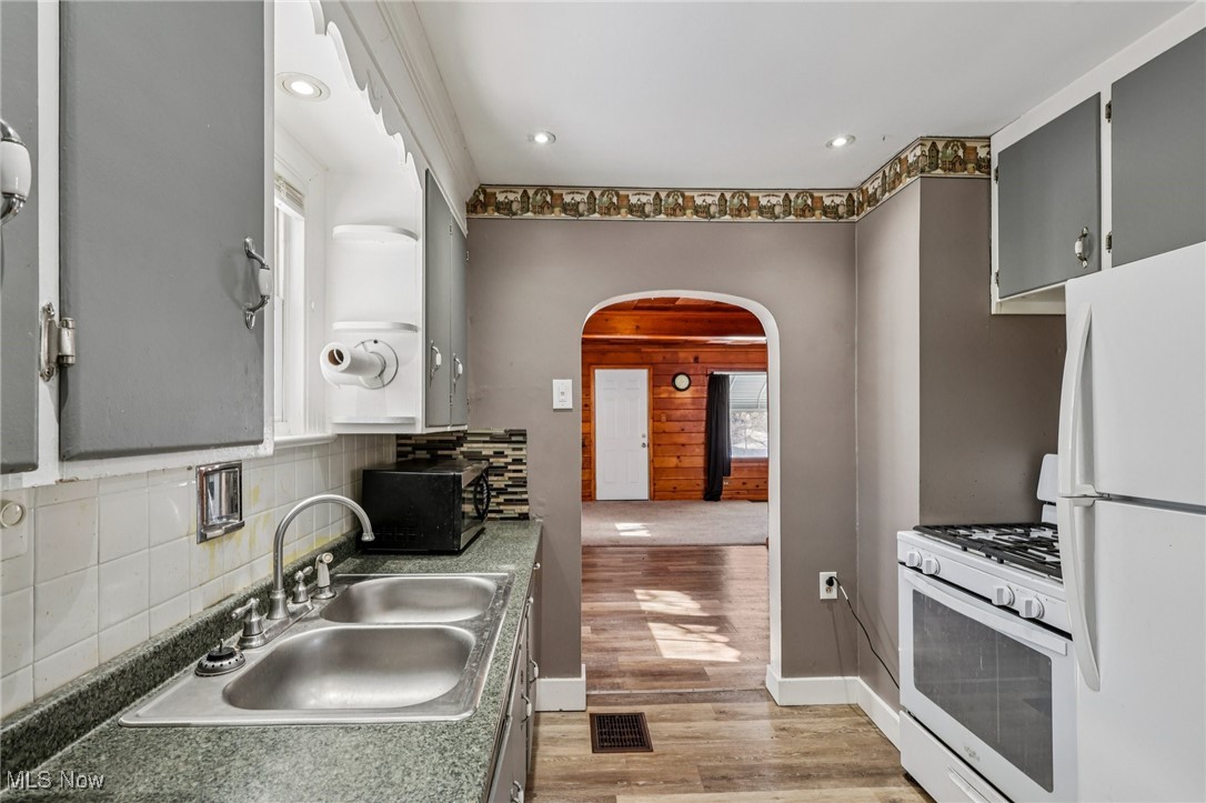 1243 Dietz Avenue Akron OH 44301