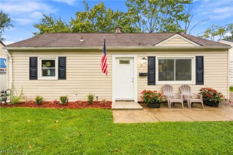 330 Roosevelt Avenue Elyria OH 44035