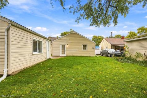 330 Roosevelt Avenue Elyria OH 44035